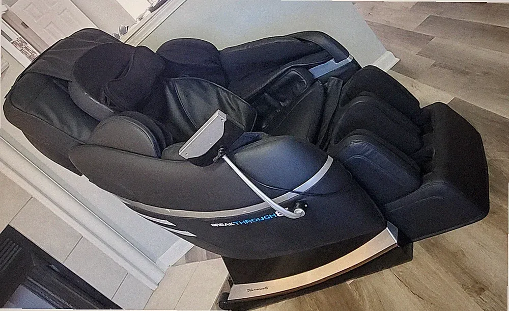Medical Breakthrough 8 Massage Chair Medical FULL BODY Massage Zero Gravity