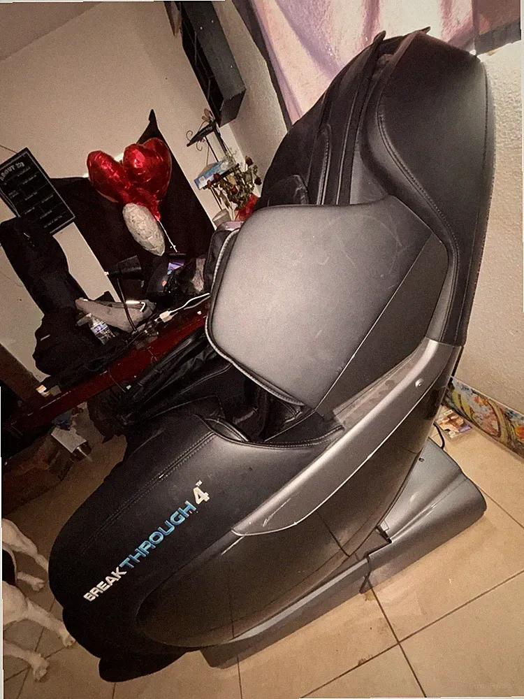 Medical Breakthrough Breakthrough 4 Massage Chair Black Faux Leather