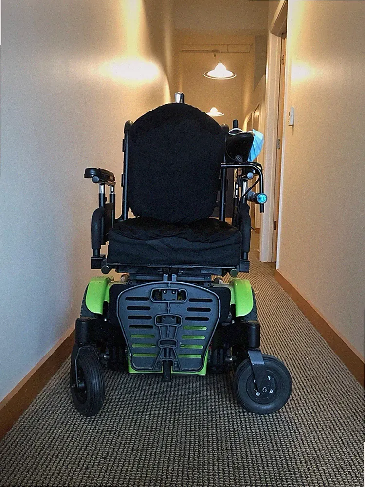 Sunrise Medical Quickie, PULSE 6 POWER WHEELCHAIR, Tilt-POWER LIFT. Joystick (L)