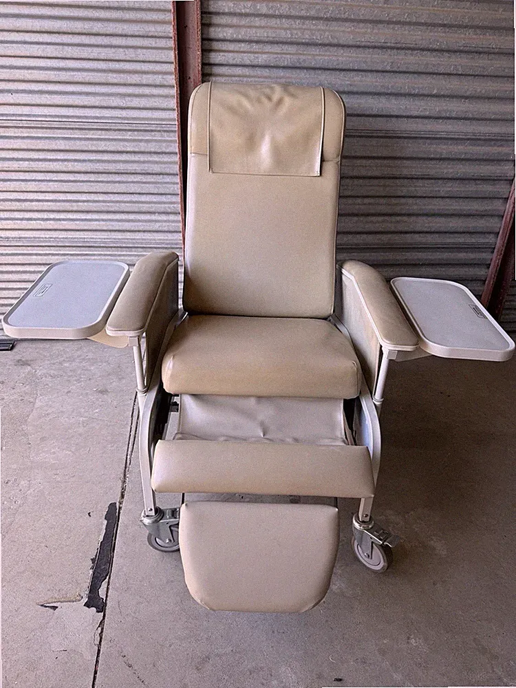 Winco 655 Medical Recliner Chair w/ Dual Trays & Wheels – 275lb Capacity