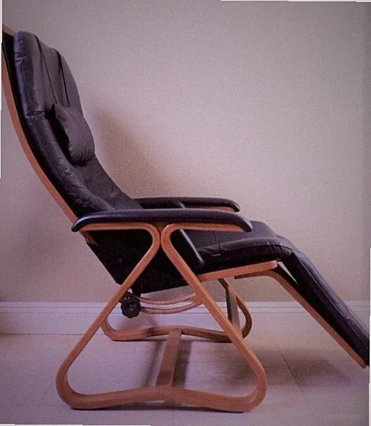 Zero Gravity Recliner